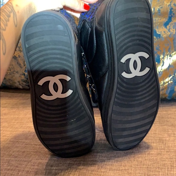 Chanel leather zip up sneakers - Picture 6 of 6